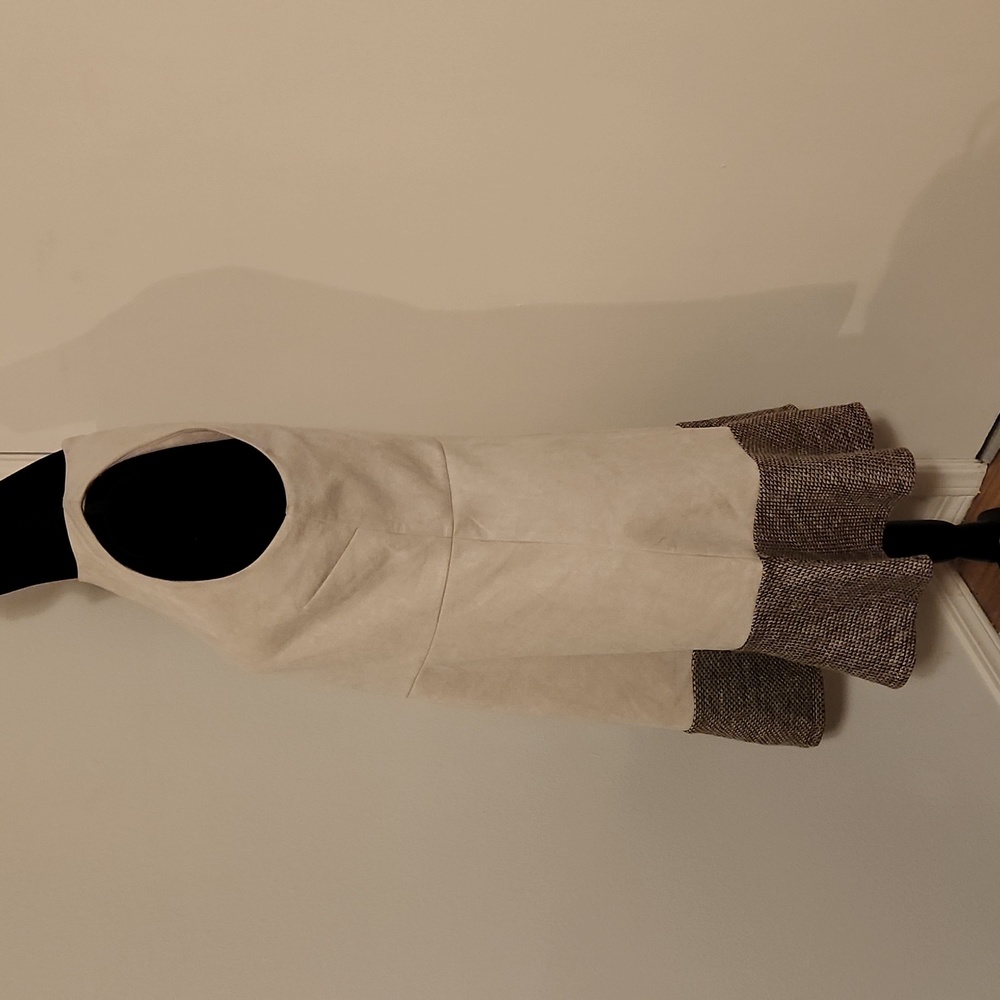 THML Dress - Picture 3 of 7